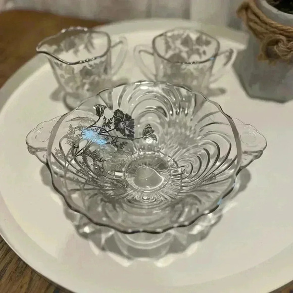 Glass candy dish, creamer and  sugar bowl, flowers and silver rims. - Picture 6 of 6